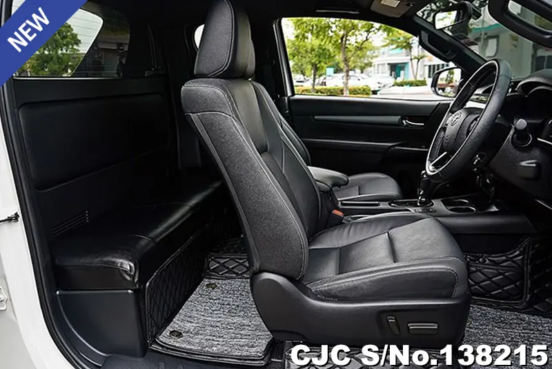 Toyota Hilux in White for Sale Image 7
