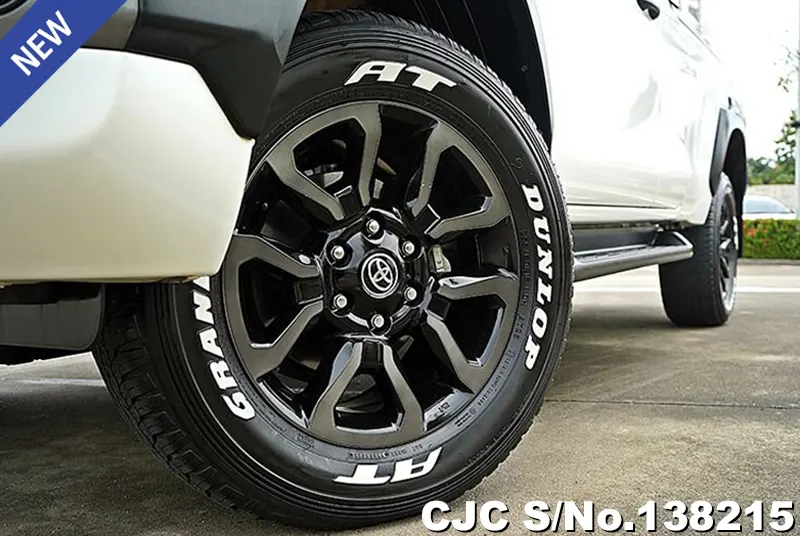 Toyota Hilux in White for Sale Image 12