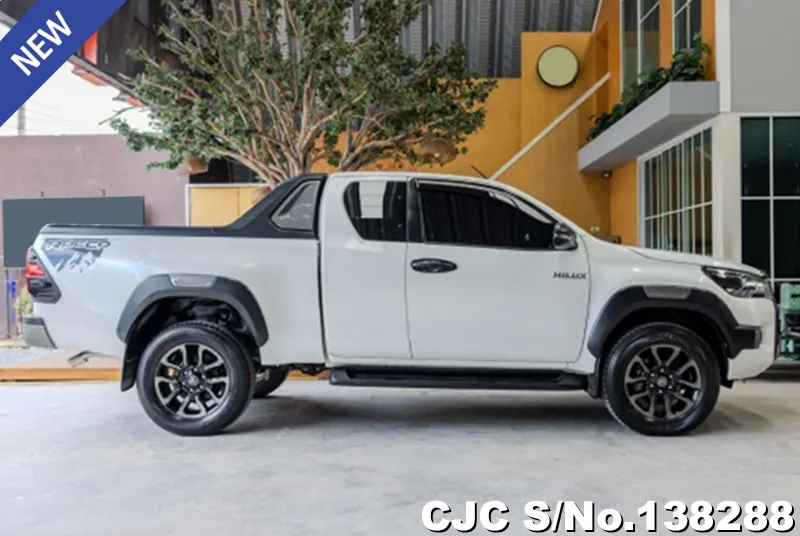 Toyota Hilux in White for Sale Image 4