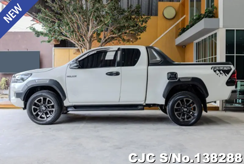 Toyota Hilux in White for Sale Image 5