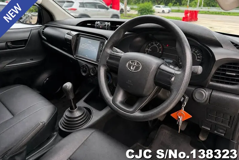 Toyota Hilux in Gray for Sale Image 4