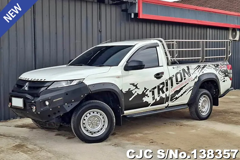 Mitsubishi Triton in White for Sale Image 3