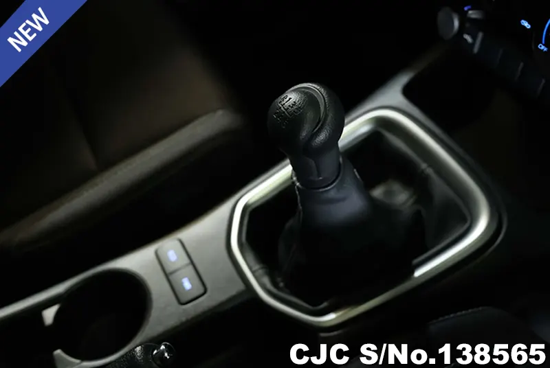 Toyota Hilux in Gray for Sale Image 13