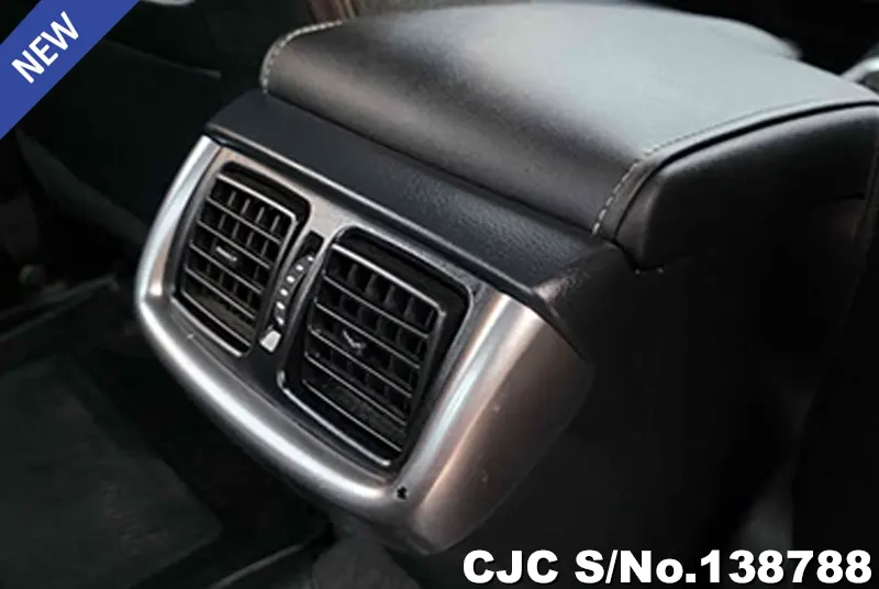 Toyota Hilux in Gray for Sale Image 11