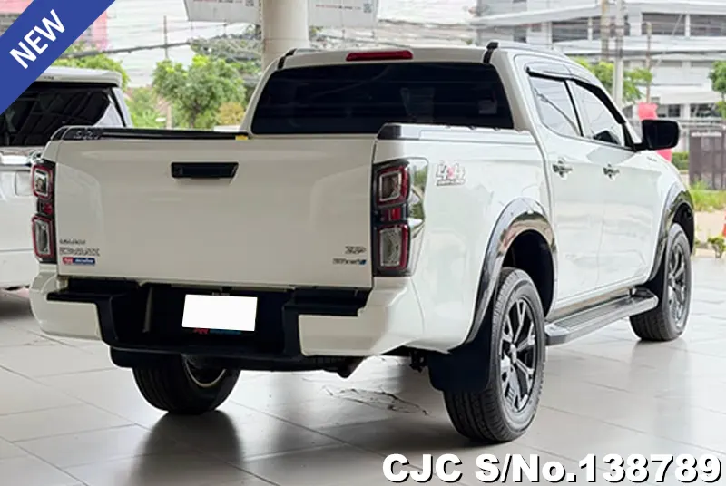 Isuzu D-Max in White for Sale Image 2