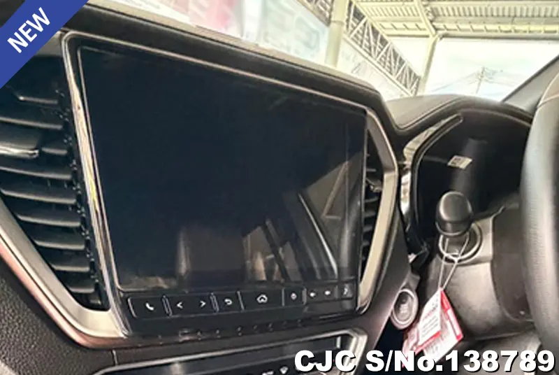 Isuzu D-Max in White for Sale Image 15