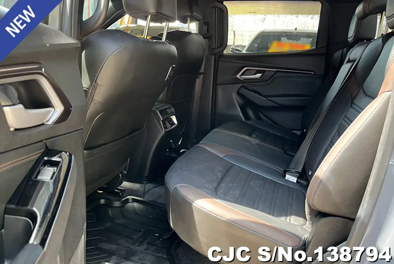 Isuzu D-Max in Gray for Sale Image 11
