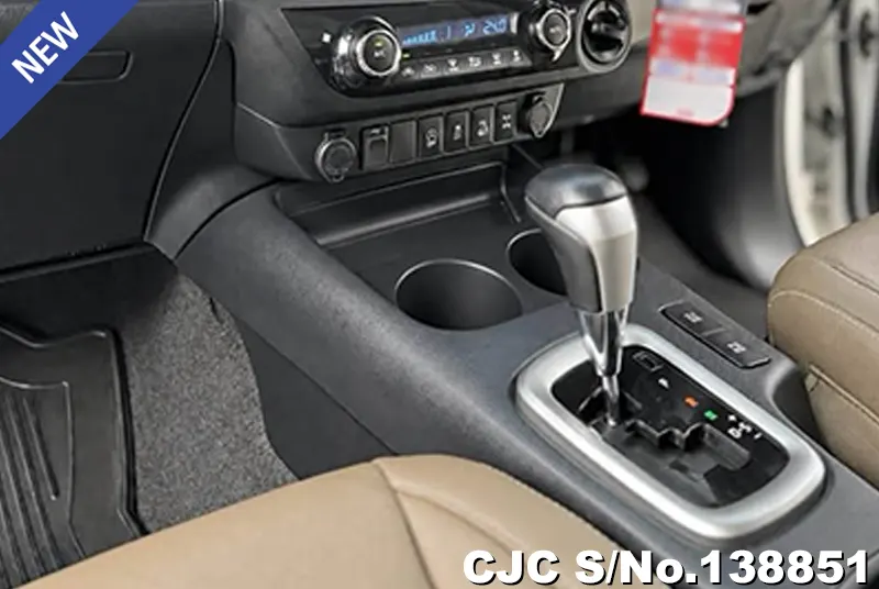 Toyota Hilux in White for Sale Image 10