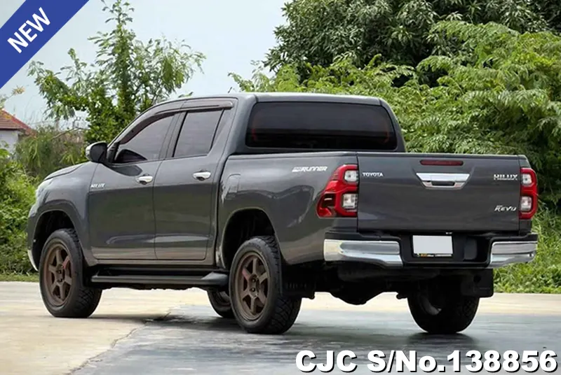 Toyota Hilux in Gray for Sale Image 1
