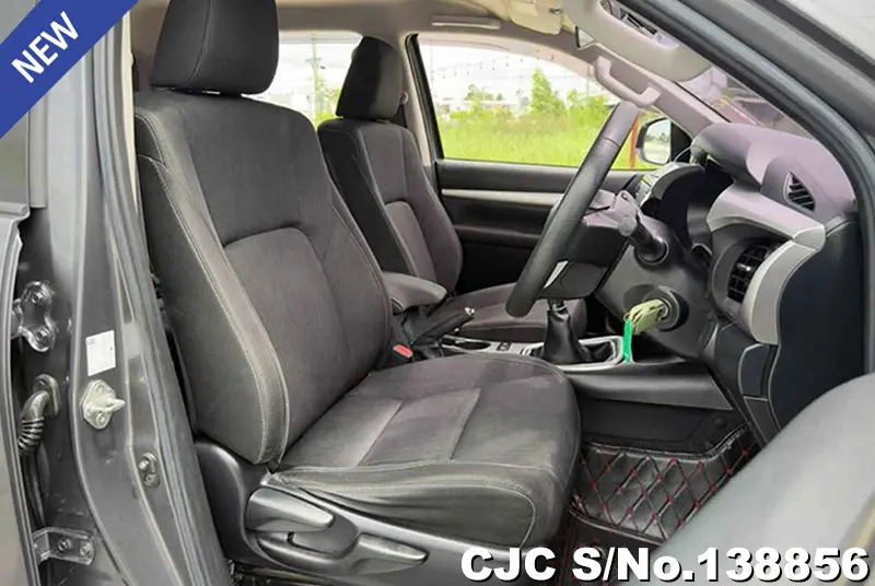 Toyota Hilux in Gray for Sale Image 8