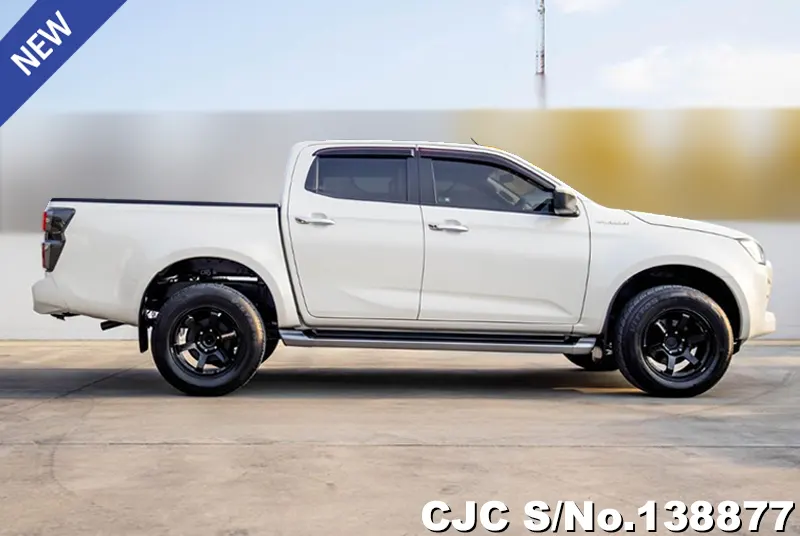 Isuzu D-Max in White for Sale Image 6