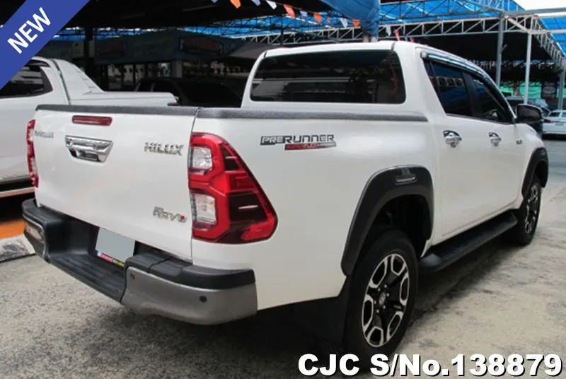 Toyota Hilux in White for Sale Image 2