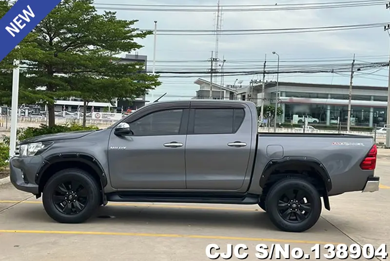 Toyota Hilux in Gray for Sale Image 7