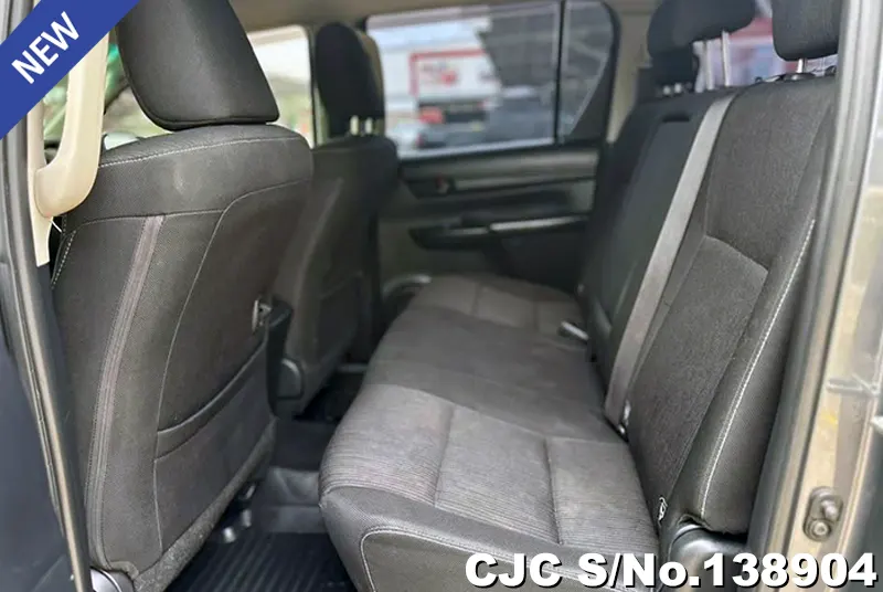Toyota Hilux in Gray for Sale Image 12