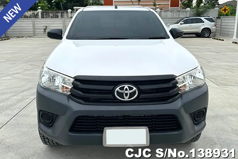 Toyota Hilux in White for Sale Image 4