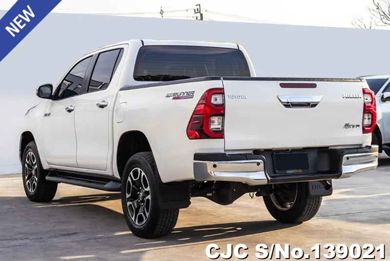 Toyota Hilux in White for Sale Image 1