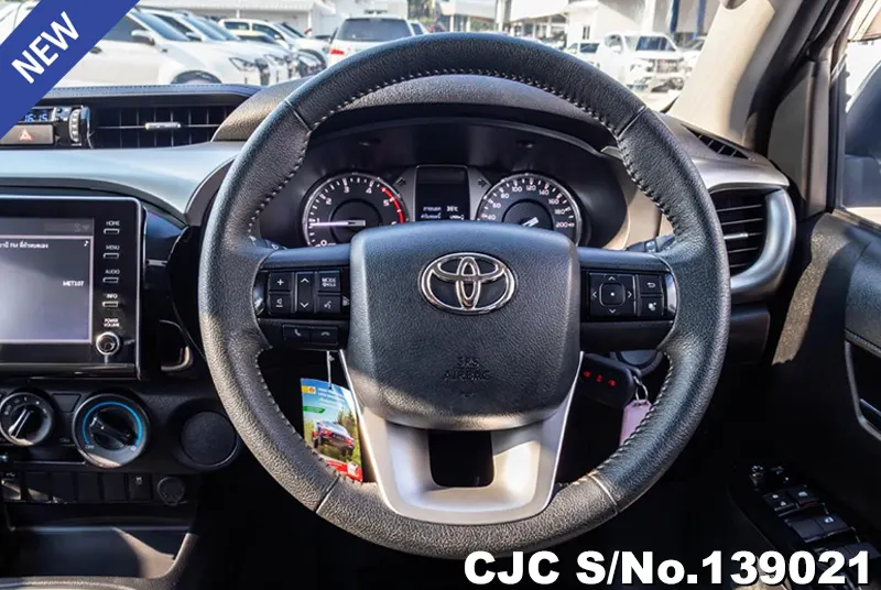 Toyota Hilux in White for Sale Image 13