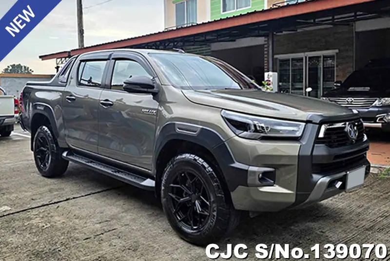 Toyota Hilux in Oxide Bronze Metallic for Sale Image 0