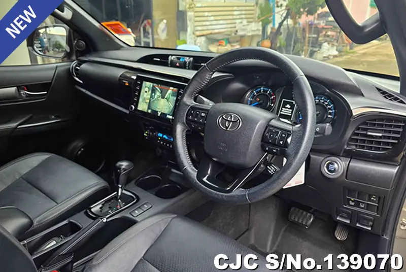 Toyota Hilux in Oxide Bronze Metallic for Sale Image 6