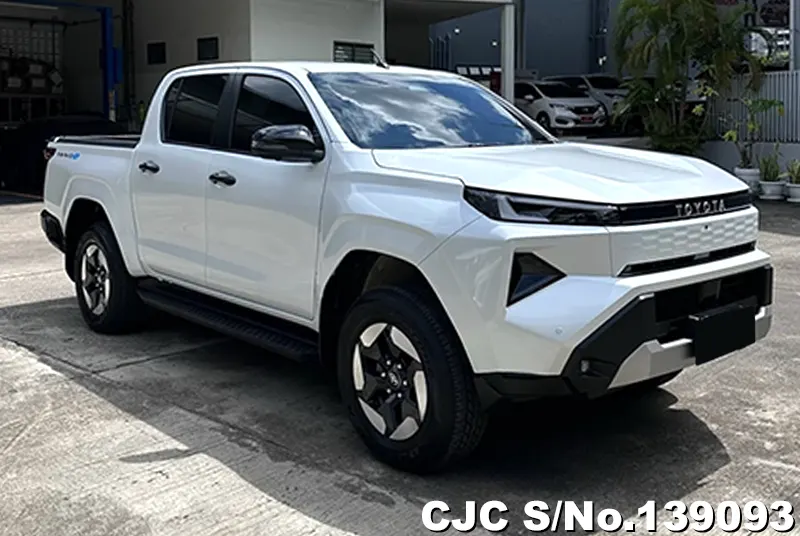 Toyota Hilux in White for Sale Image 0