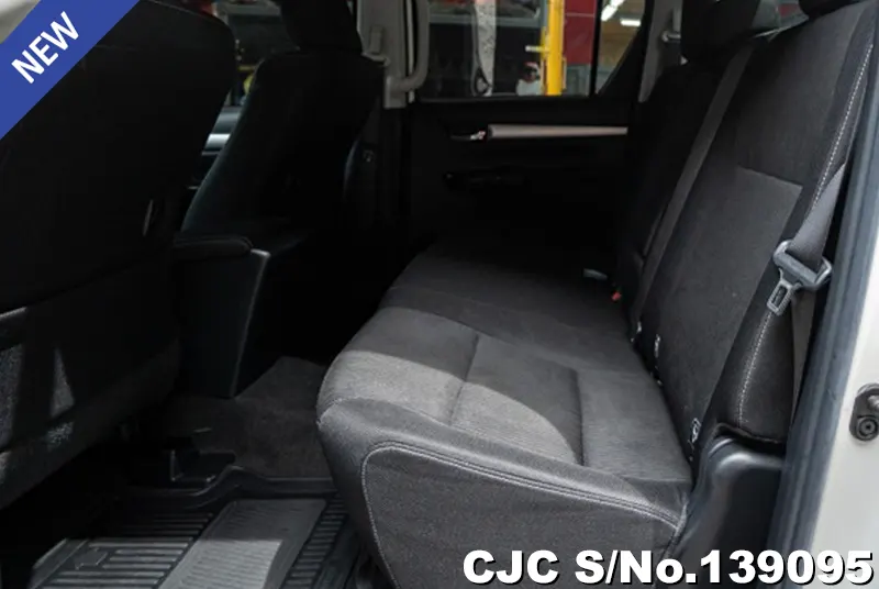 Toyota Hilux in White for Sale Image 10