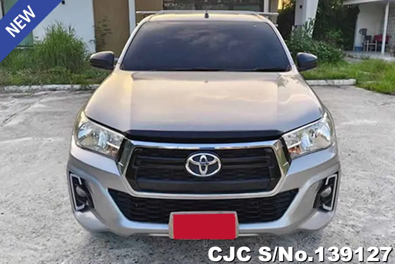 Toyota Hilux in Gray for Sale Image 4