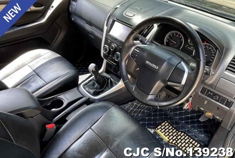 Isuzu D-Max in Black for Sale Image 4