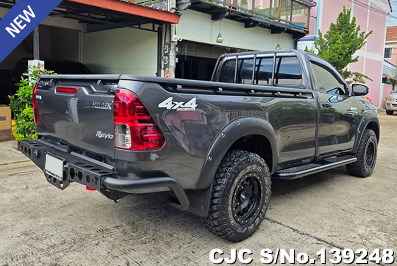 Toyota Hilux in Gray for Sale Image 2