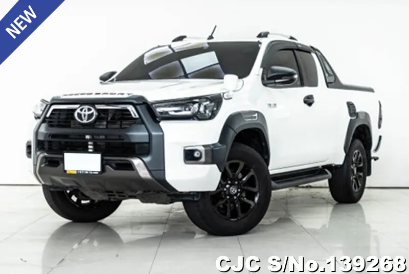 Toyota Hilux in White for Sale Image 0