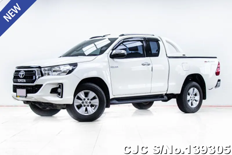 Toyota Hilux in White for Sale Image 0