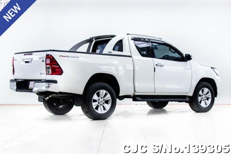 Toyota Hilux in White for Sale Image 1