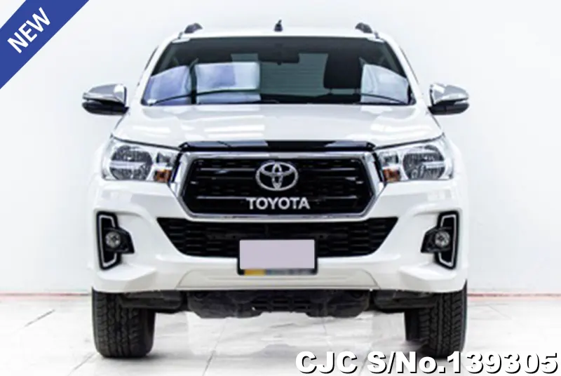 Toyota Hilux in White for Sale Image 2