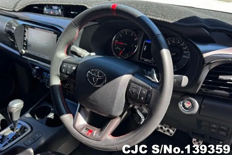 Toyota Hilux in White for Sale Image 3